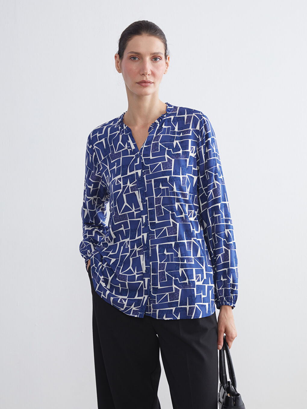 LCW Grace Notch Neck Patterned Women's Shirt -W59655Z8-LSJ