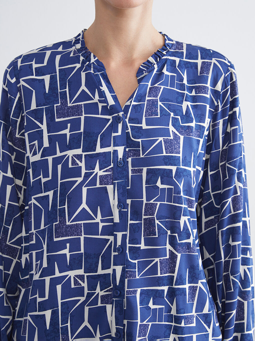 LCW Grace Notch Neck Patterned Women's Shirt -W59655Z8-LSJ