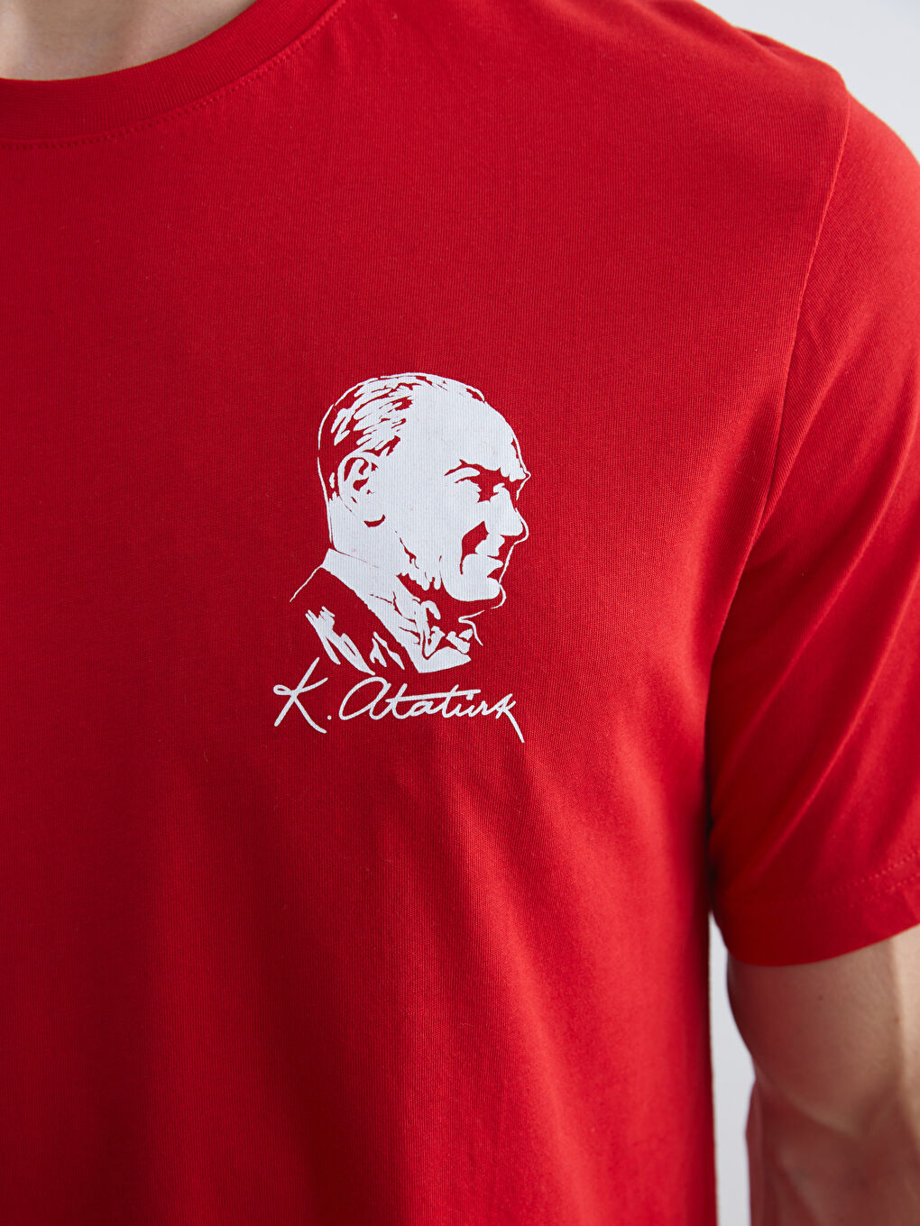 Kırmızı Bisiklet Yaka Atatürk Baskılı Penye Erkek Tişört-2