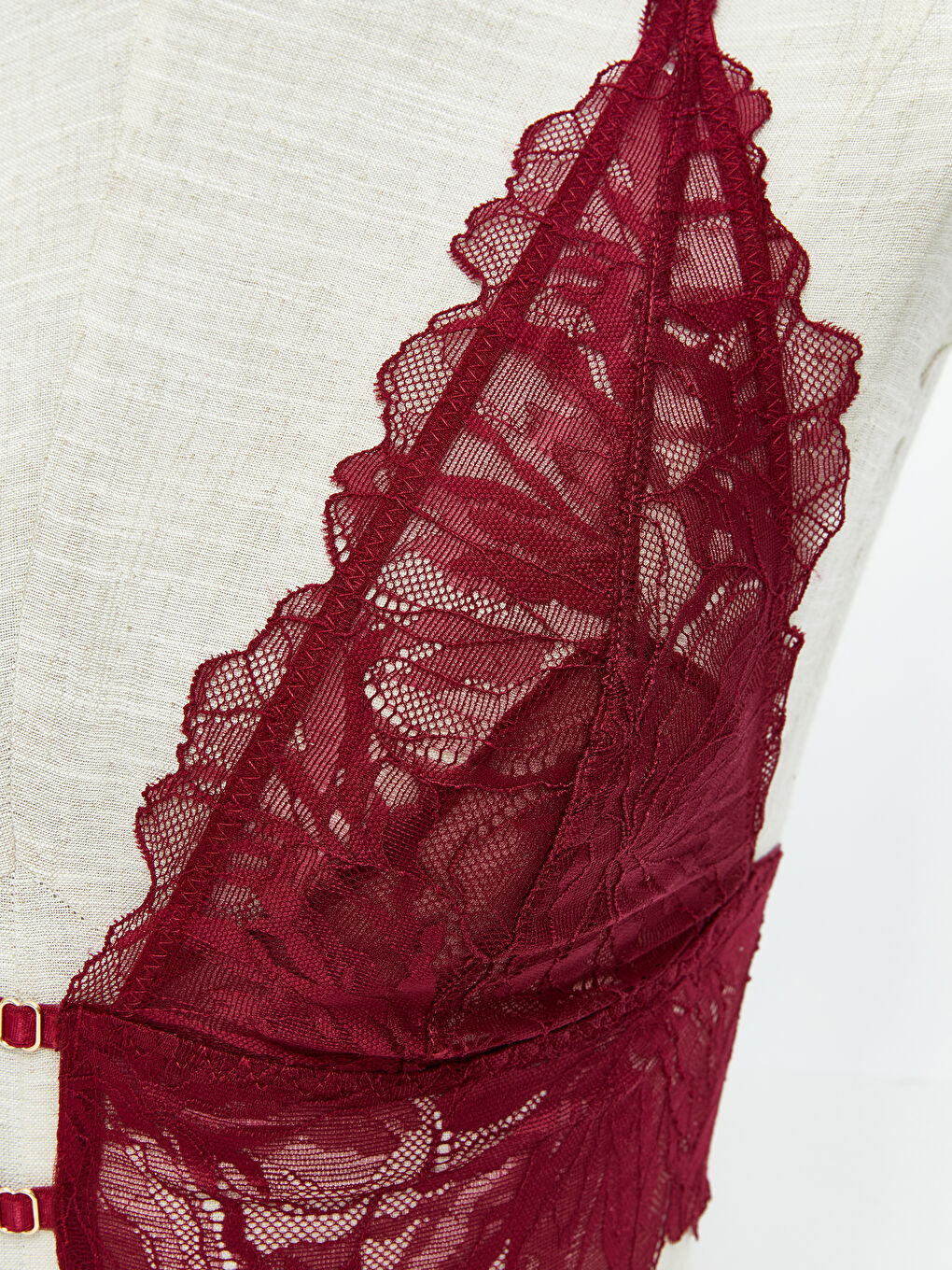 Non-Wired Non Padded Lace Fantasy Bralette-4