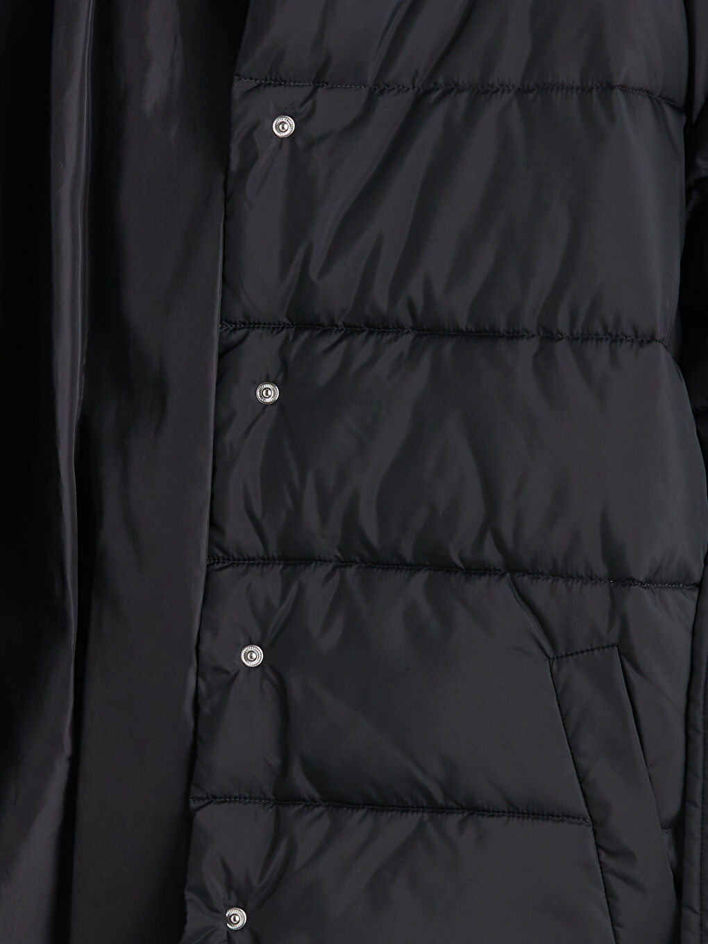 Siyah Kapüşonlu Beli Kuşaklı Kadın Şişme Mont-6