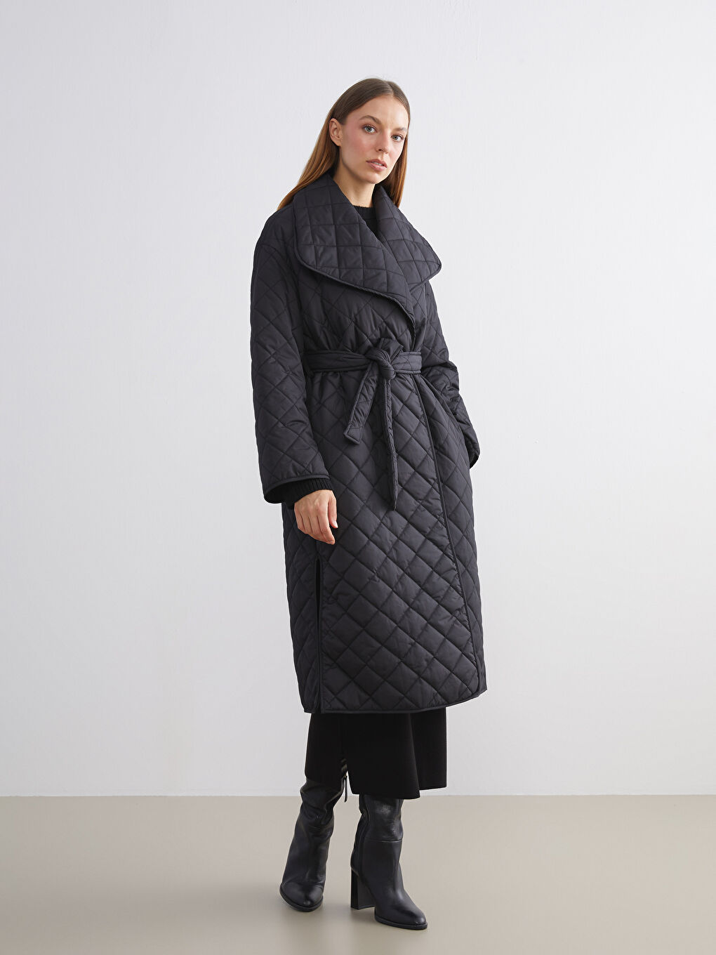 Siyah Ceket Yaka Kapitone Kadın Şişme Mont-1