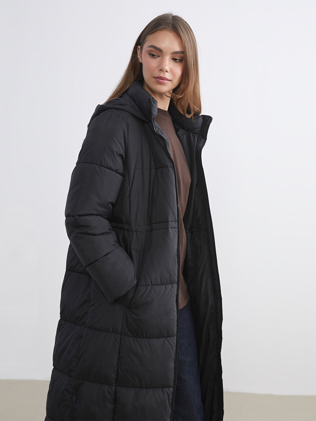 Siyah Kapüşonlu Kadın Şişme Mont-2