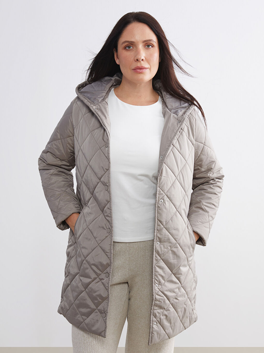 Kahverengi Kapüşonlu Kapitone Kadın Şişme Mont-1