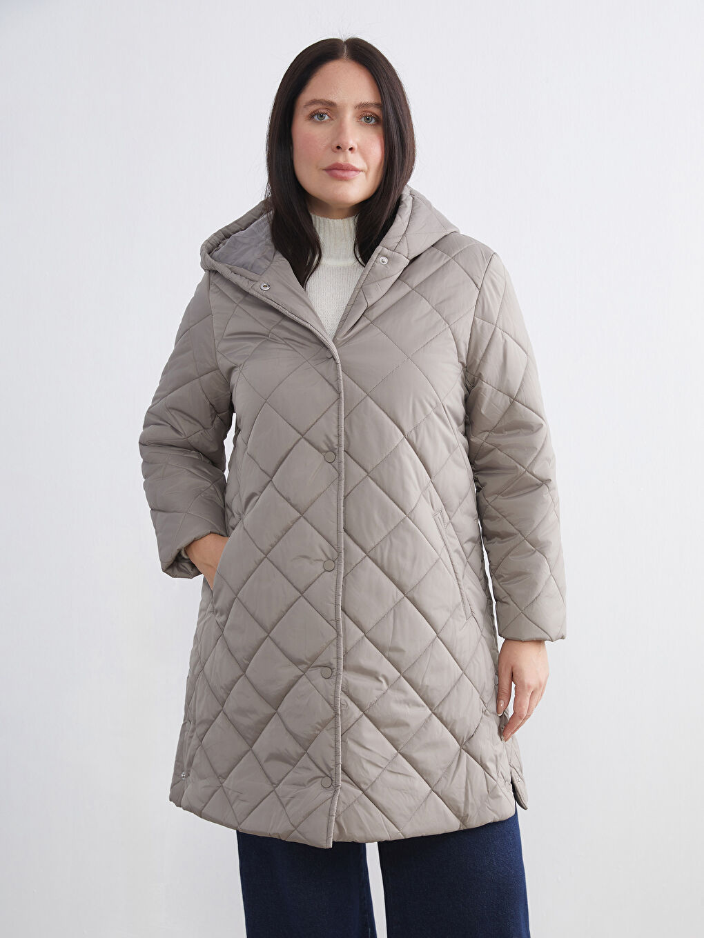 Kahverengi Kapüşonlu Kapitone Kadın Şişme Mont-3