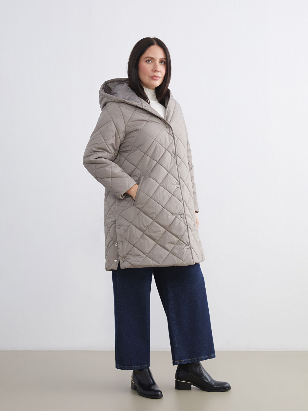 Kahverengi Kapüşonlu Kapitone Kadın Şişme Mont-7