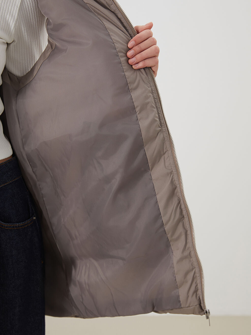 LCW Modest Hooded Women's Puffer Gilet -W59875Z8-EHW