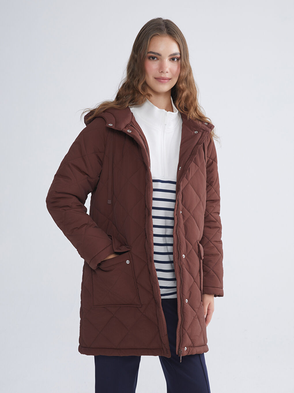 Kahverengi Kapüşonlu Kapitone Oversize Kadın Şişme Mont