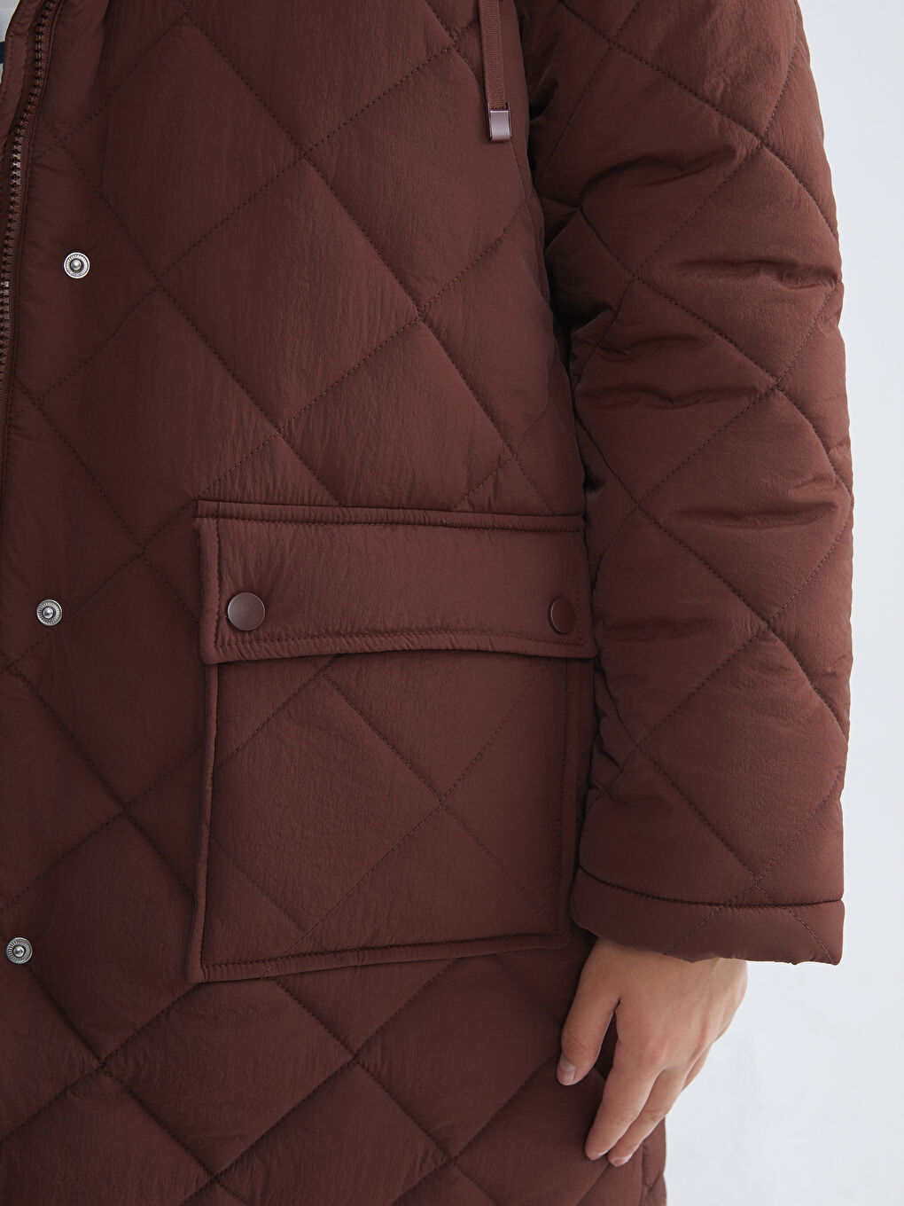 Kahverengi Kapüşonlu Kapitone Oversize Kadın Şişme Mont-2