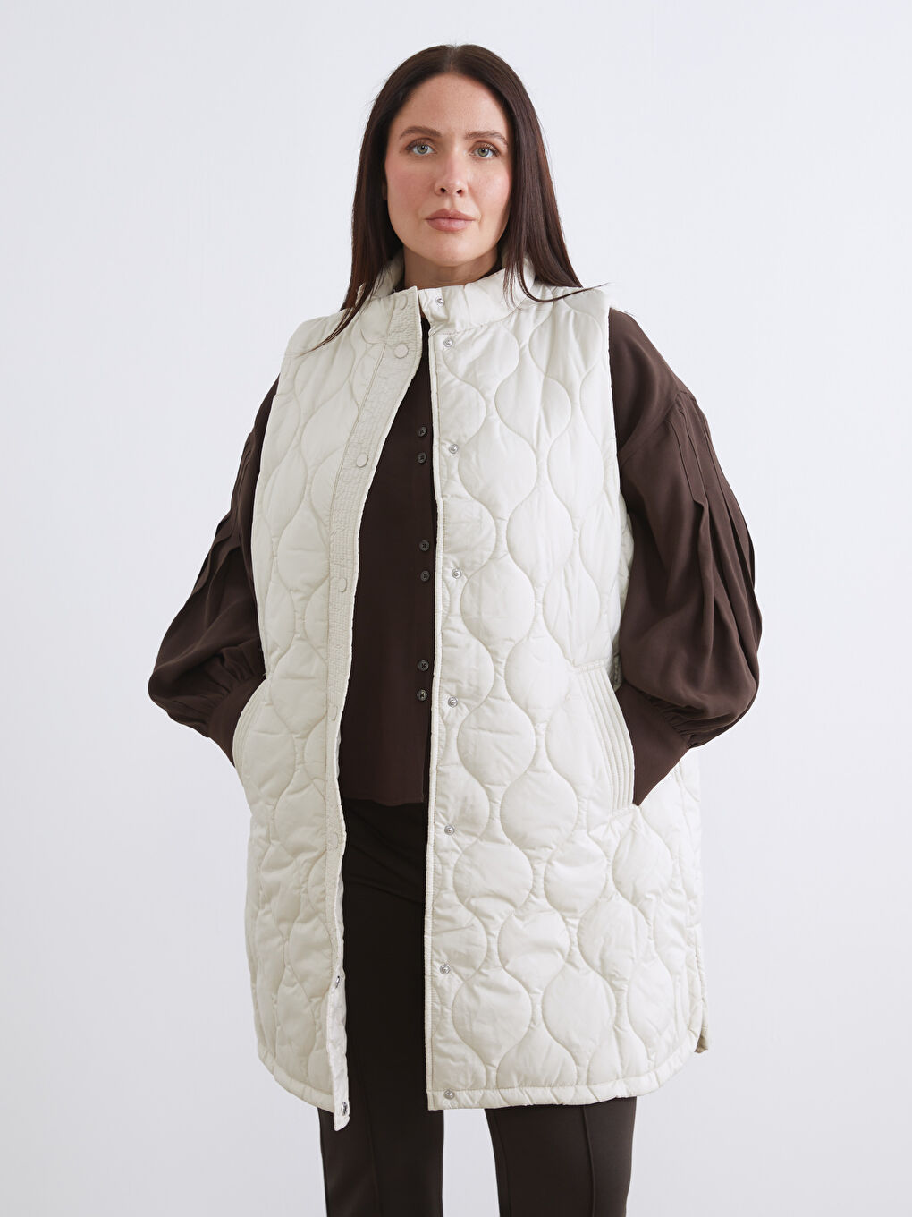 Bej Dik Yaka Kapitone Kadın Şişme Yelek-1