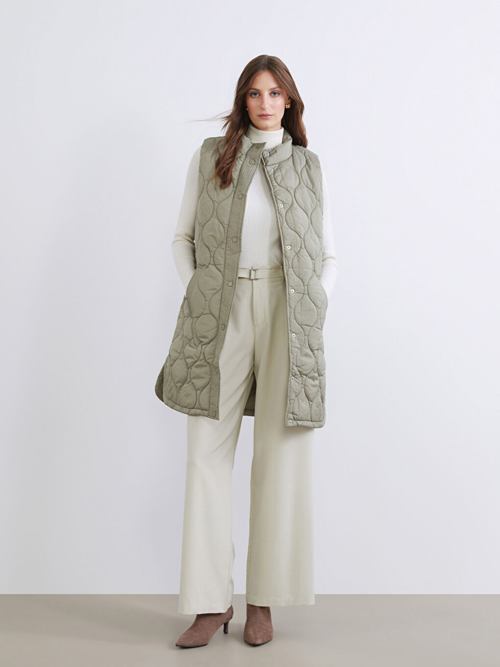 Haki Dik Yaka Kapitone Kadın Şişme Yelek-3