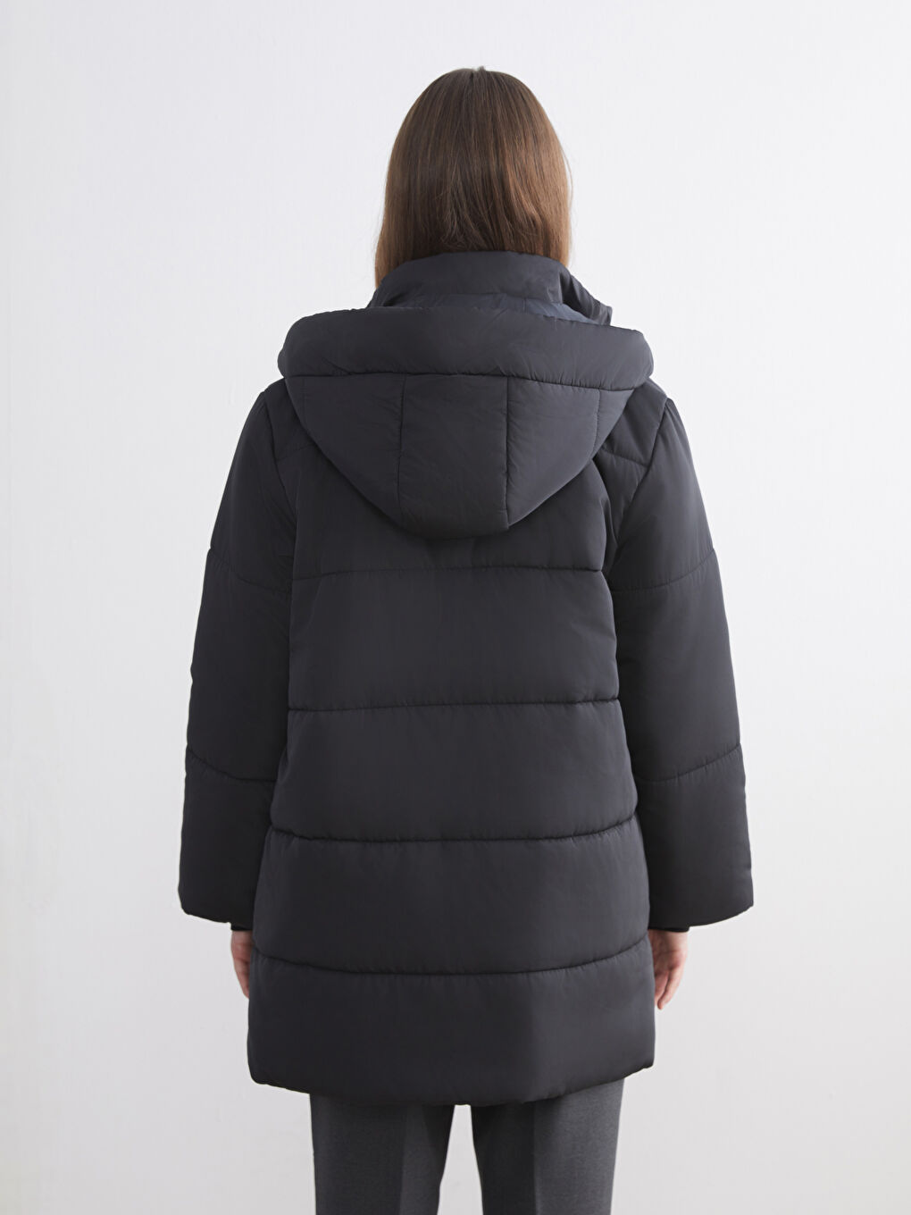 Siyah Kapüşonlu Oversize Kadın Şişme Mont-4