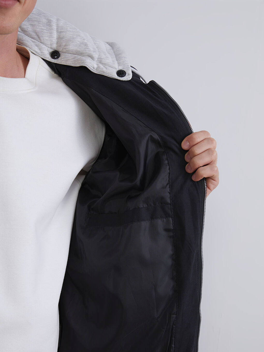 Siyah Standart Kalıp Kapüşonlu Erkek Şişme Mont-2