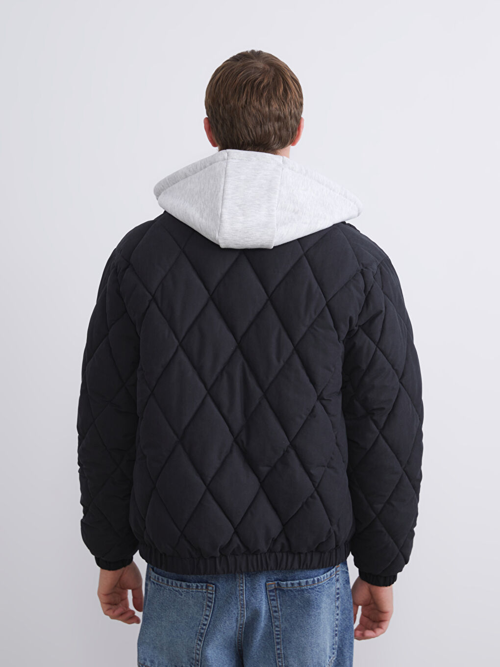 Siyah Standart Kalıp Kapüşonlu Erkek Şişme Mont-4