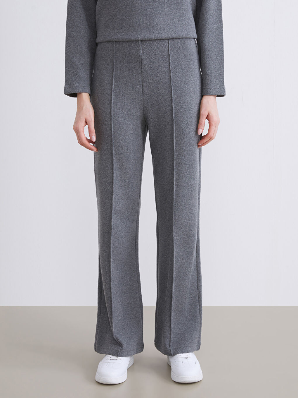 Elasticated Waist Wide Leg Women's Sweatpants-1