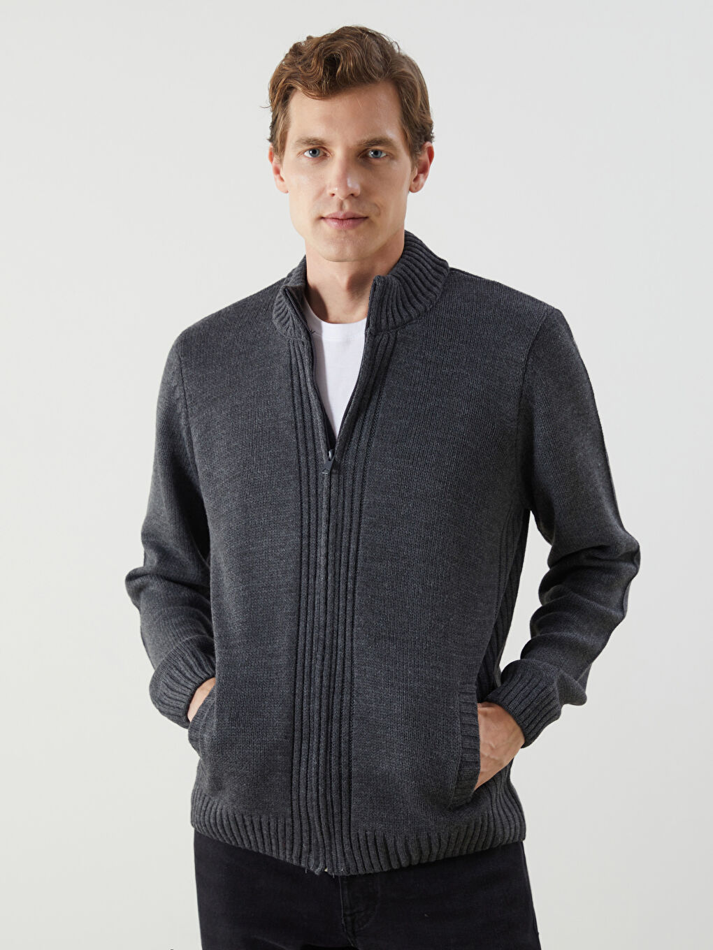 LCWAIKIKI Classic Regular Fit Funnel Neck Men's Knit Cardigan -W5AA60Z8-EEZ