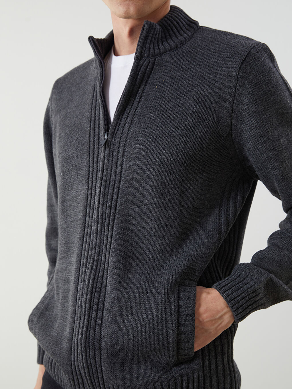 LCWAIKIKI Classic Regular Fit Funnel Neck Men's Knit Cardigan -W5AA60Z8-EEZ