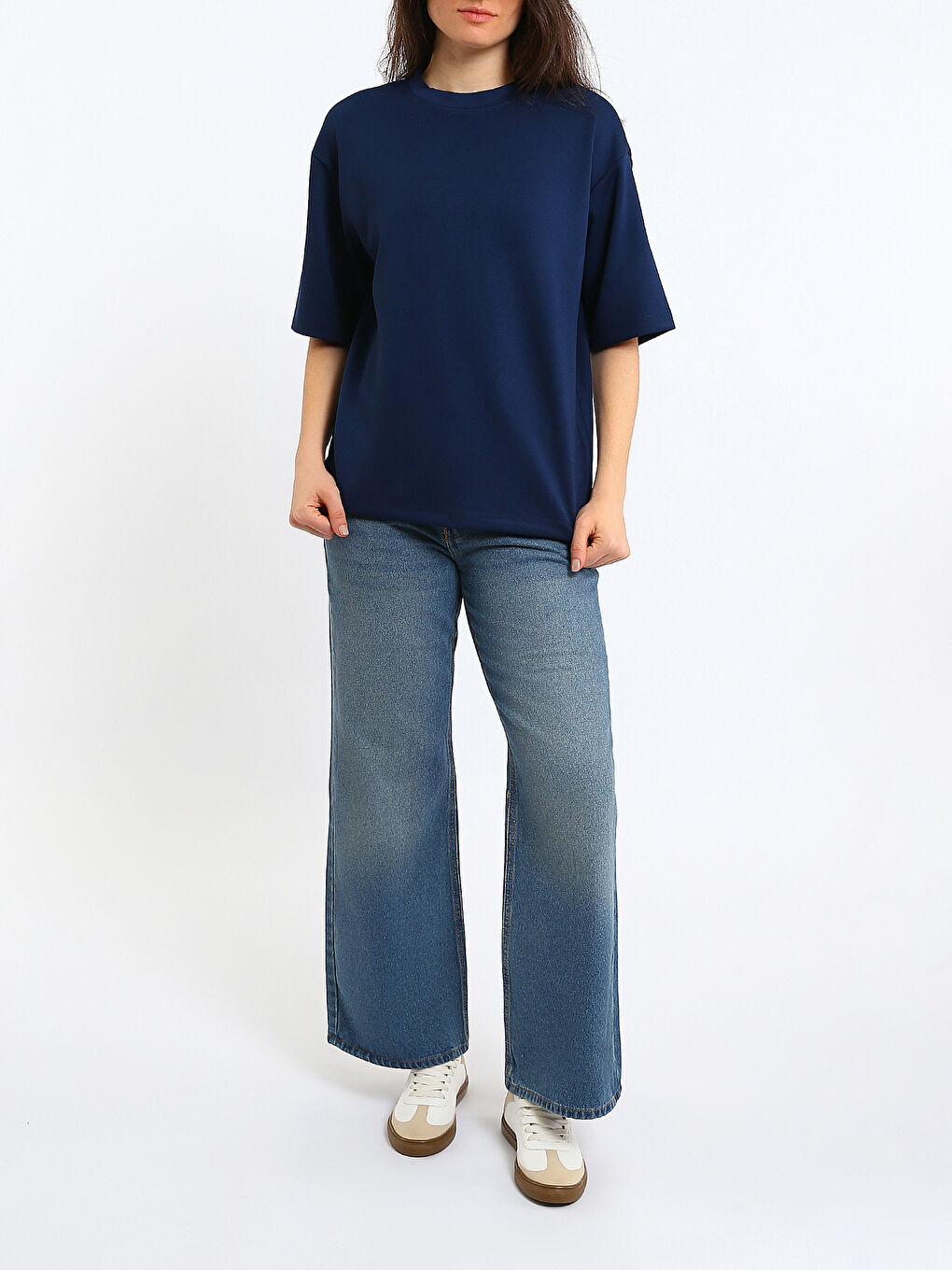 Футболка Женская С Круглым Вырезом-1