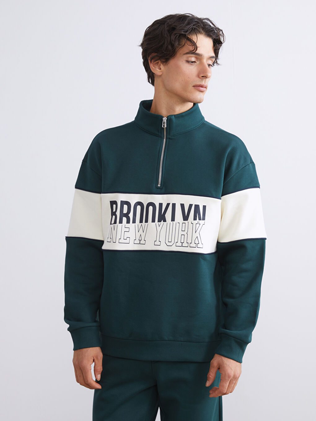 Man GREEN Sweatshirt