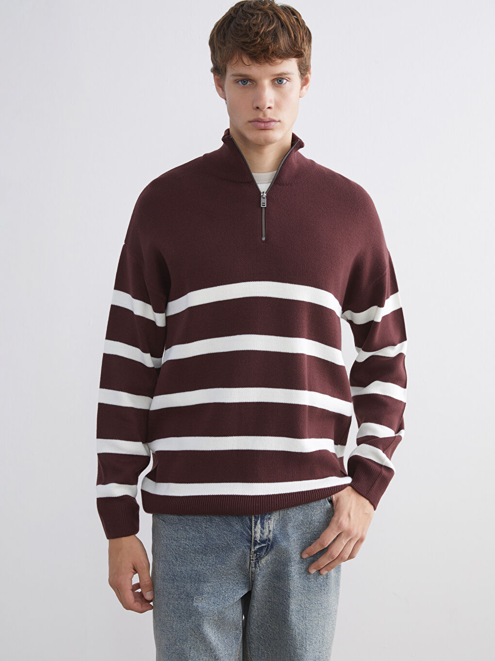 Bordo Fermuarlı Dik Yaka Çizgili Erkek Triko Kazak