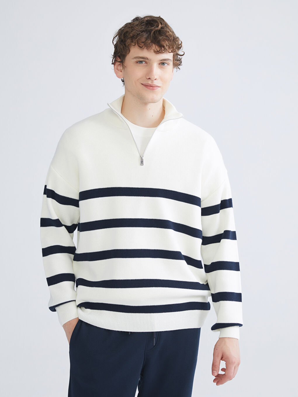 Ekru Fermuarlı Dik Yaka Çizgili Erkek Triko Kazak-1