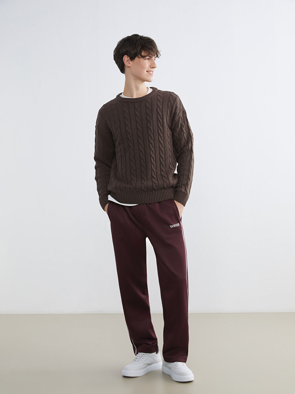 მრგვალი საყელო გრძელმკლავიანი მამაკაცის ტრიკოტაჟის სვიტერი-1