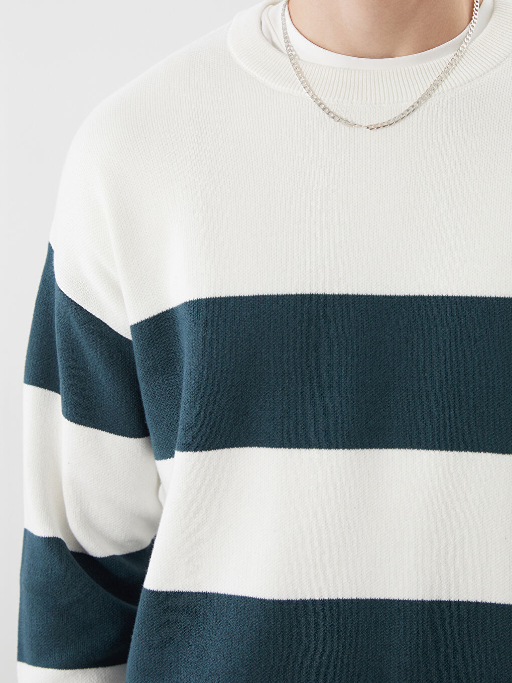 Crew Neck Long Sleeve Striped Men's Knitwear Sweater-4