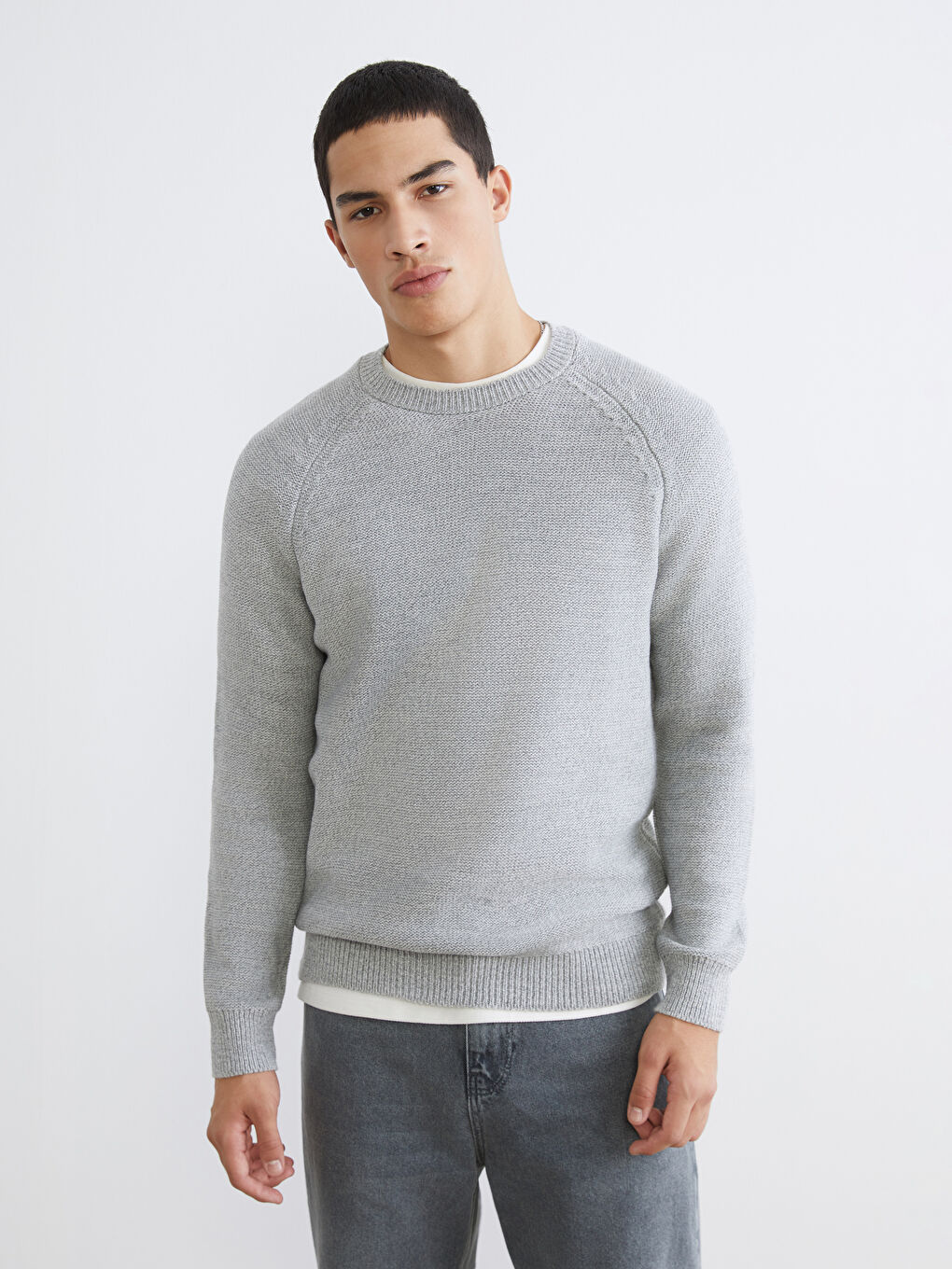 მრგვალი საყელო გრძელმკლავიანი მამაკაცის ტრიკოტაჟის სვიტერი