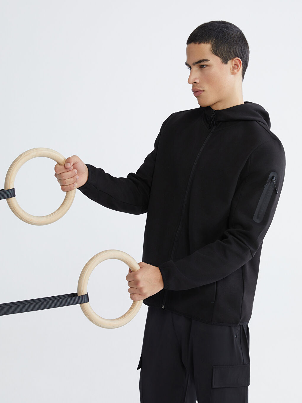 Siyah Kapüşonlu Erkek Fermuarlı Sweatshirt