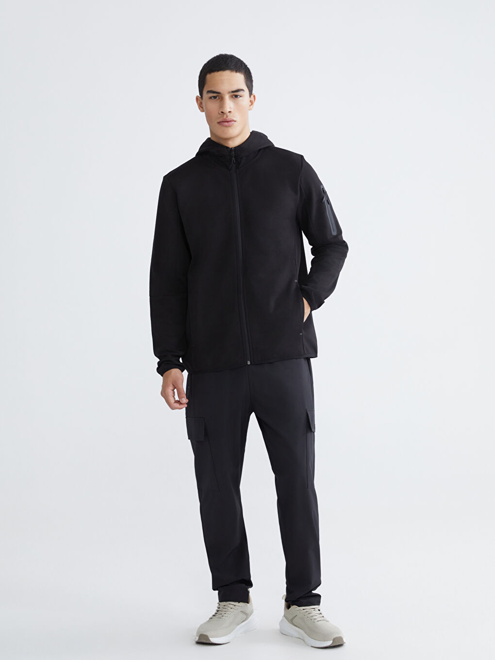 Siyah Kapüşonlu Erkek Fermuarlı Sweatshirt-1