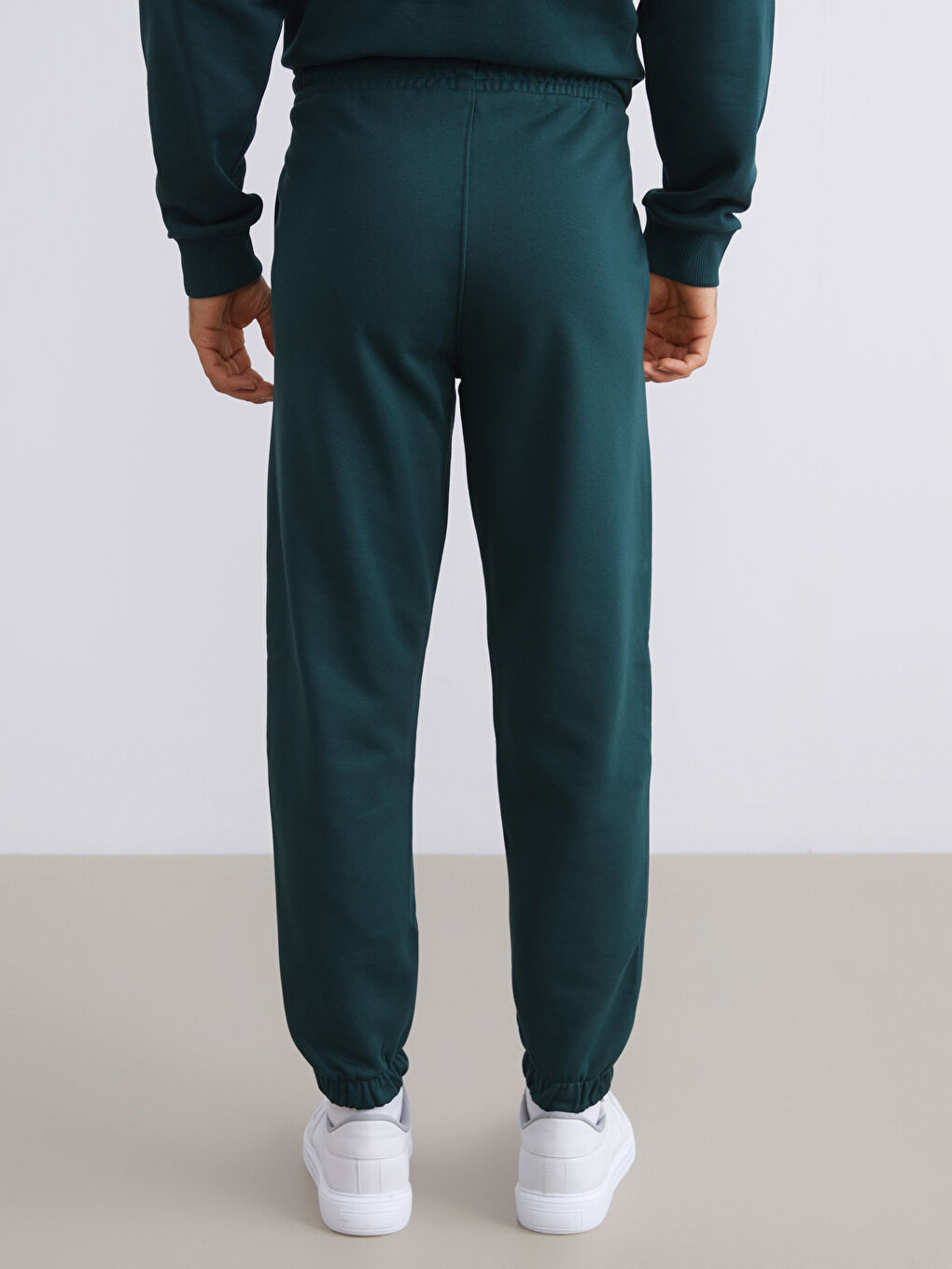 Standard Fit Men's Jogger Sweatpants-6