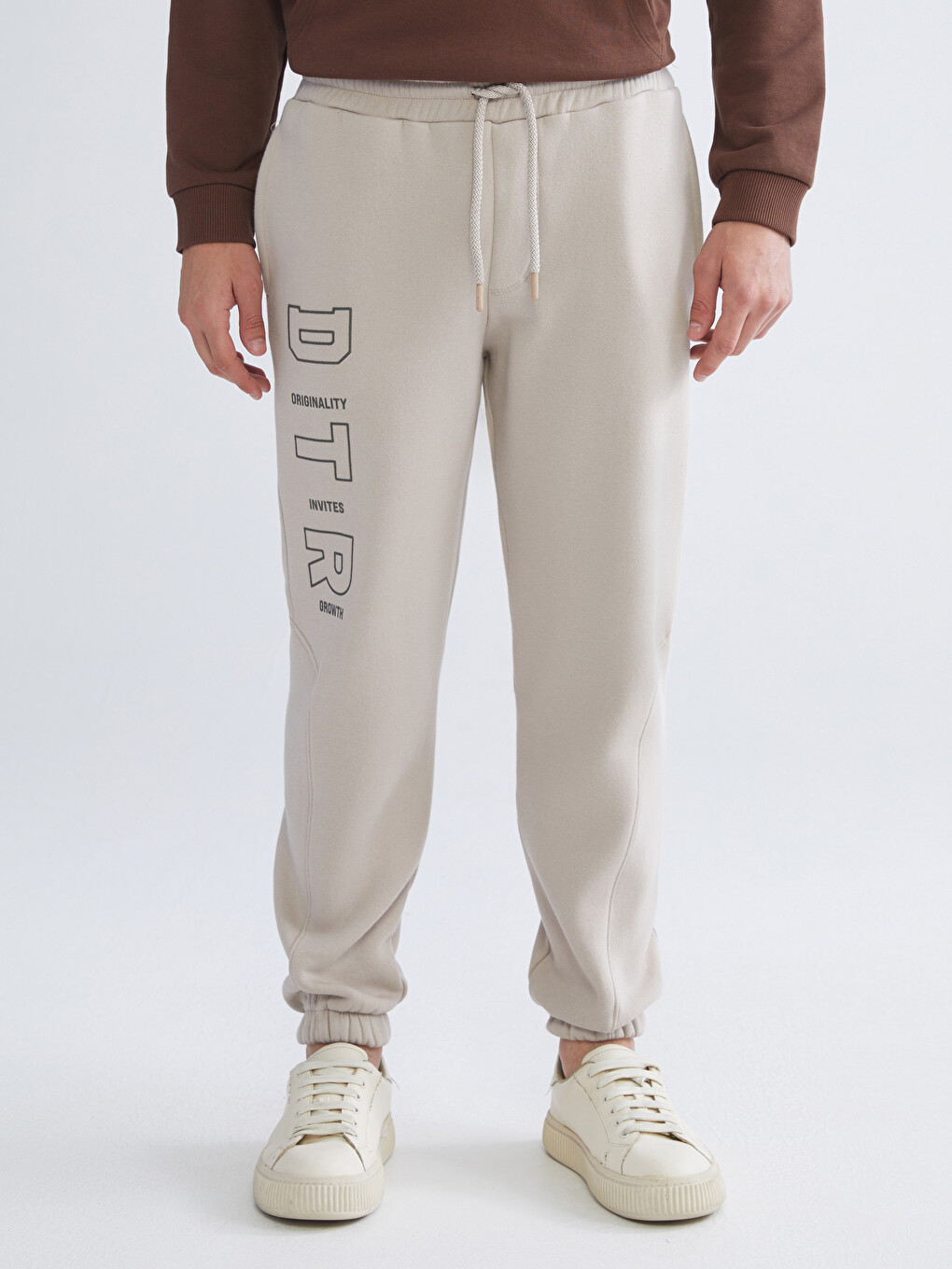 Bej Standart Kalıp Erkek Jogger Eşofman Altı-3