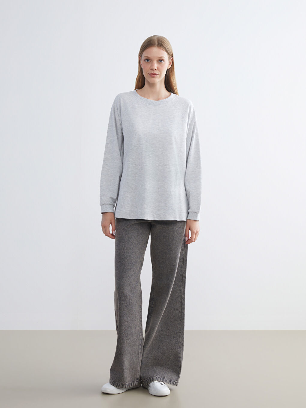 LCWAIKIKI Basic Crew Neck Oversize Women's Sweatshirt -W5AD87Z8-CT3