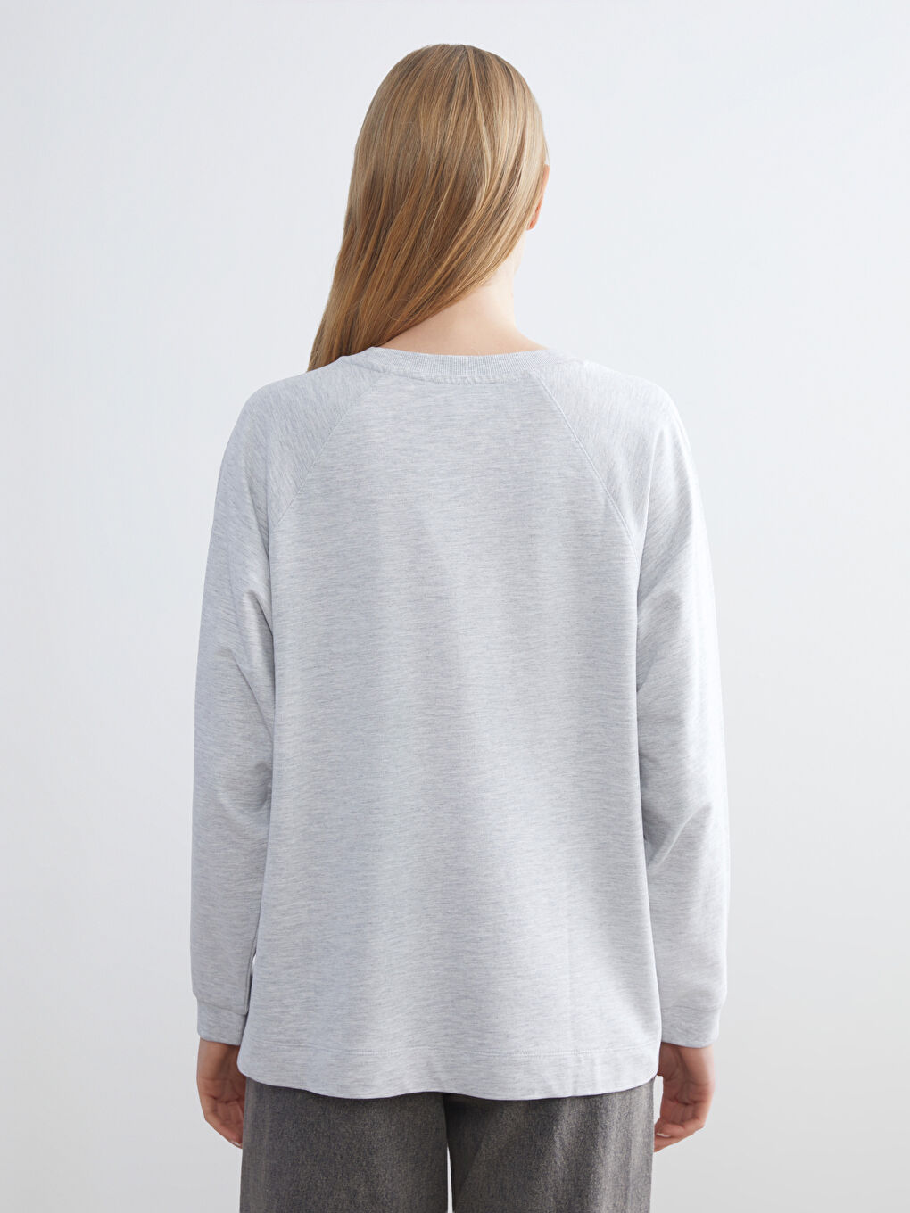 LCWAIKIKI Basic Crew Neck Oversize Women's Sweatshirt -W5AD87Z8-CT3