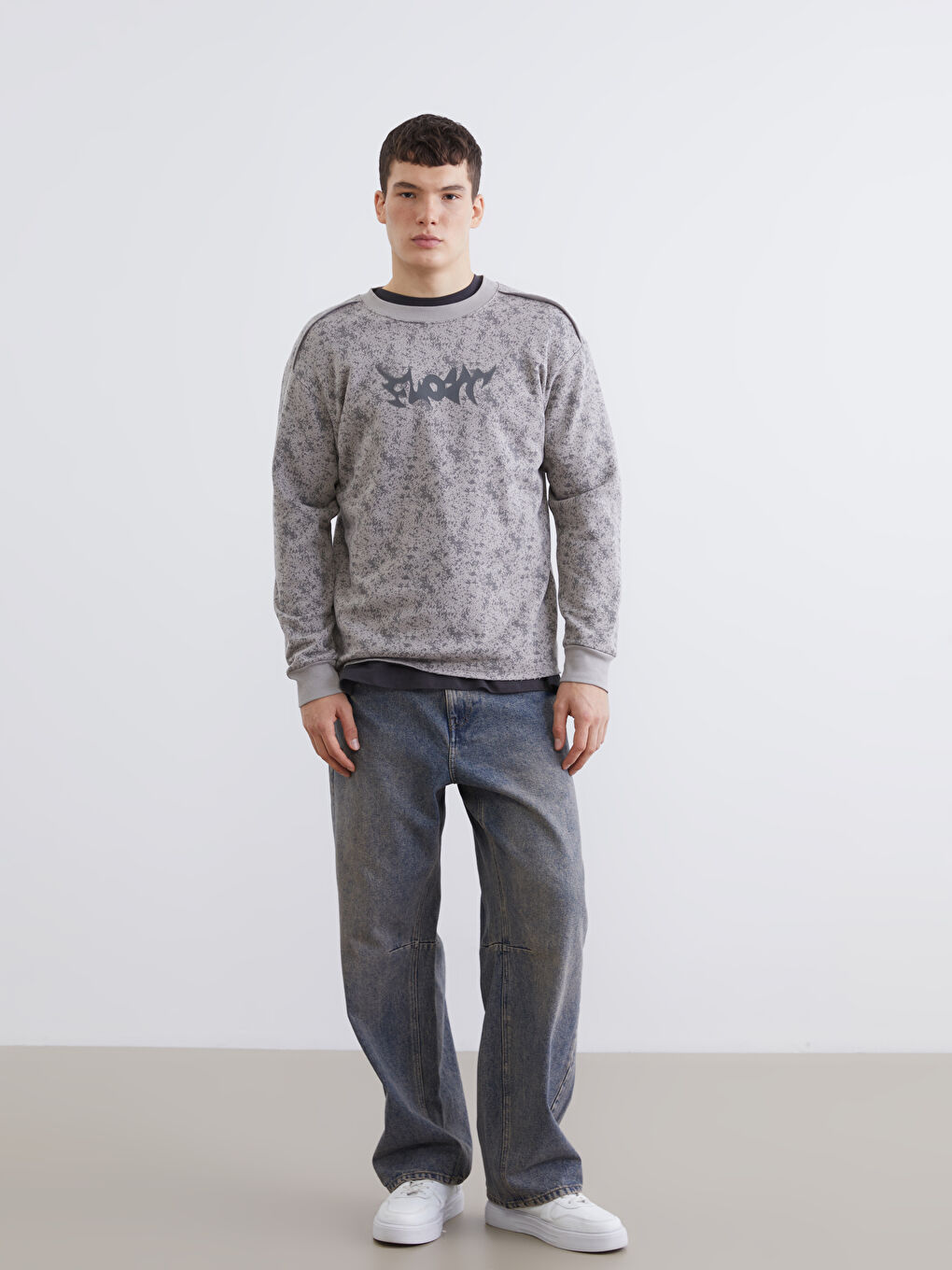 Gri Bisiklet Yaka Baskılı Erkek Kalın Sweatshirt-1