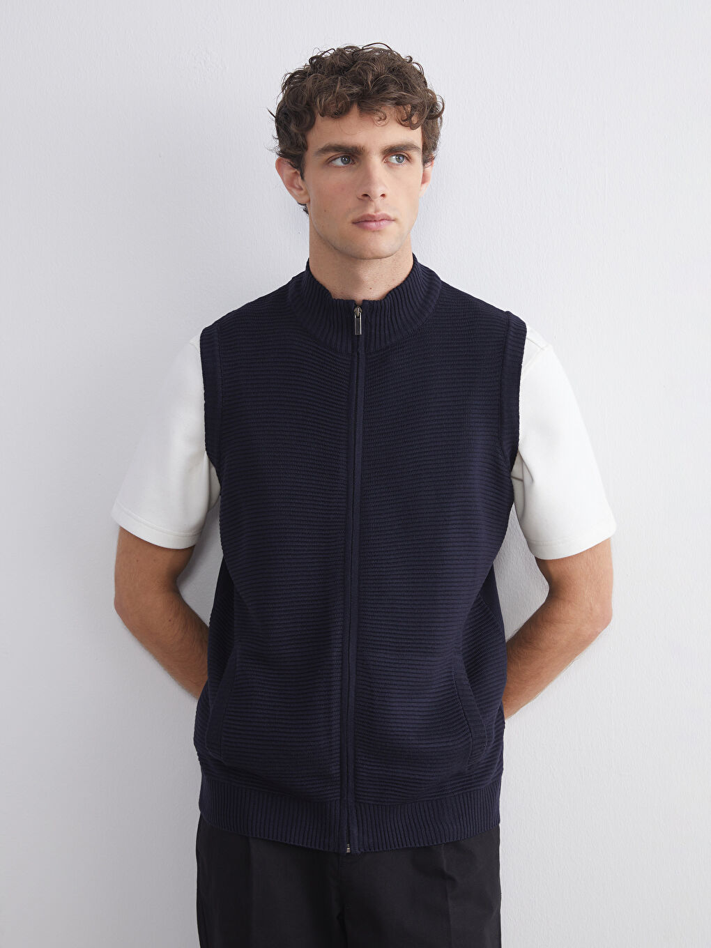 Lacivert Standart Kalıp Dik Yaka Erkek Triko Yelek