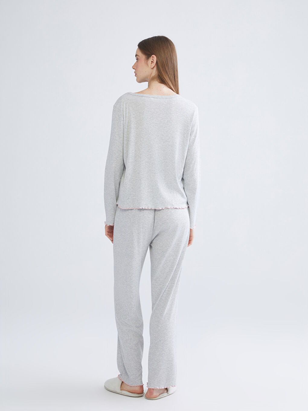V-Neck Embroidered Women's Pyjama Set-3