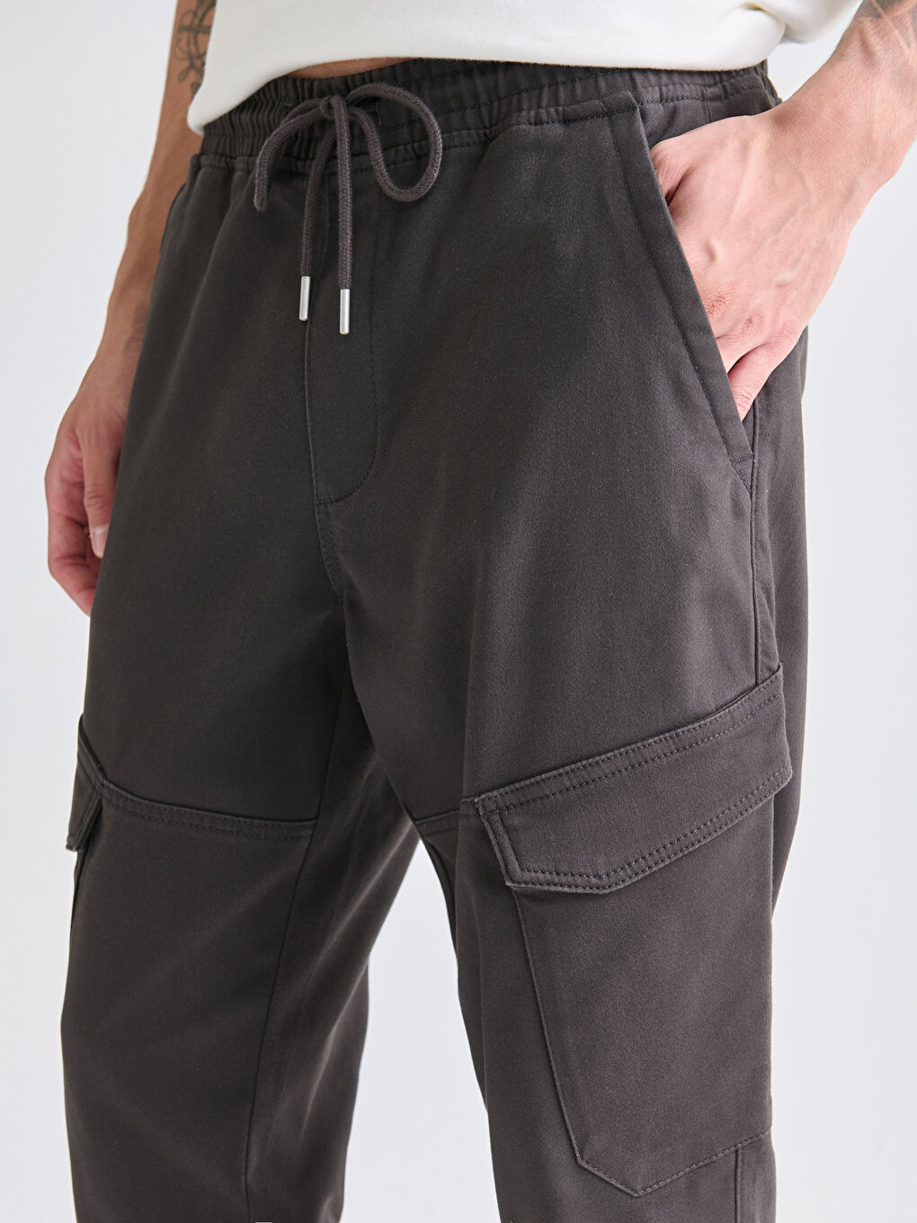 Slim Fit Men's Cargo Trousers-2