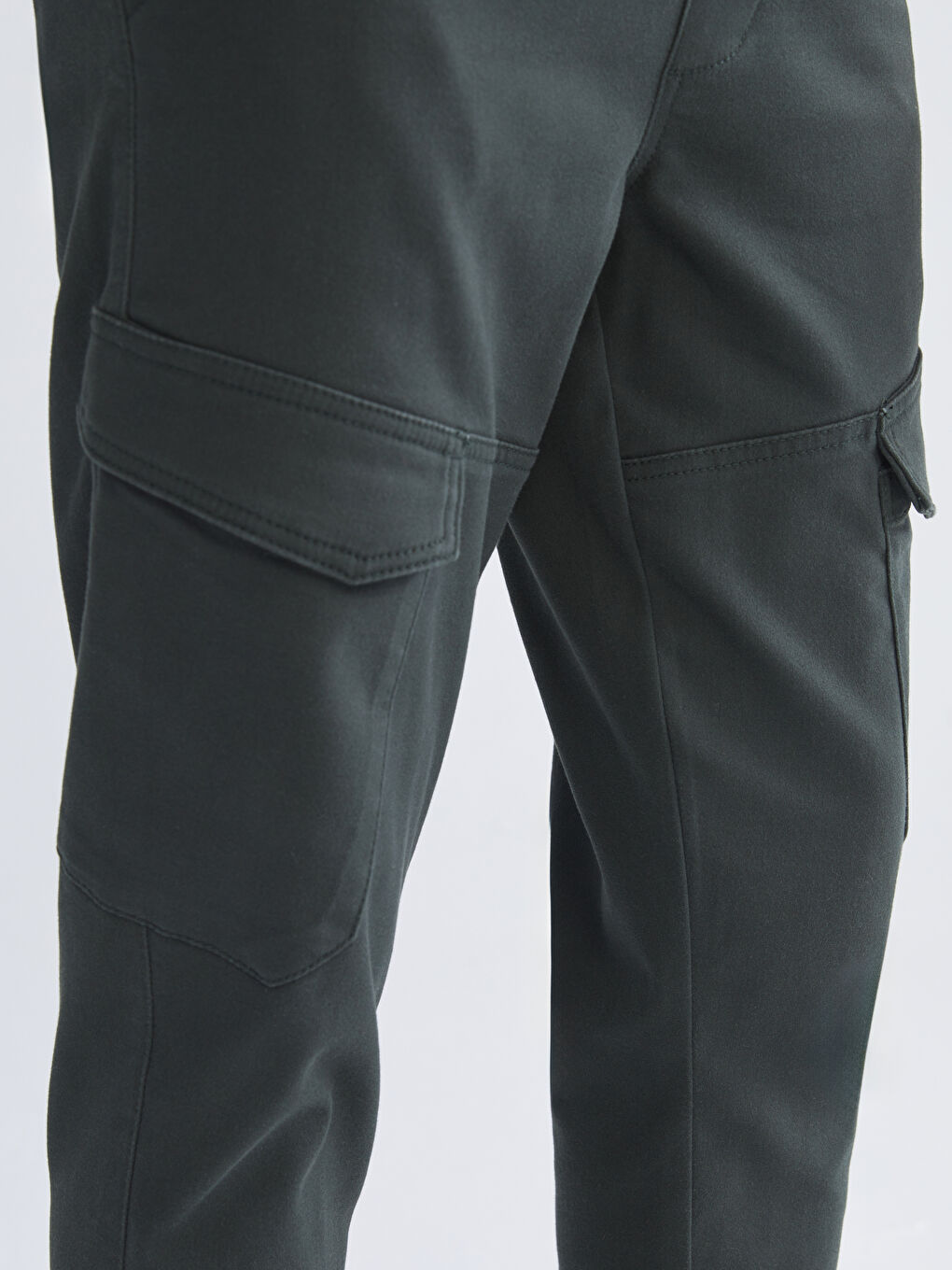 Slim Fit Men's Cargo Trousers-2