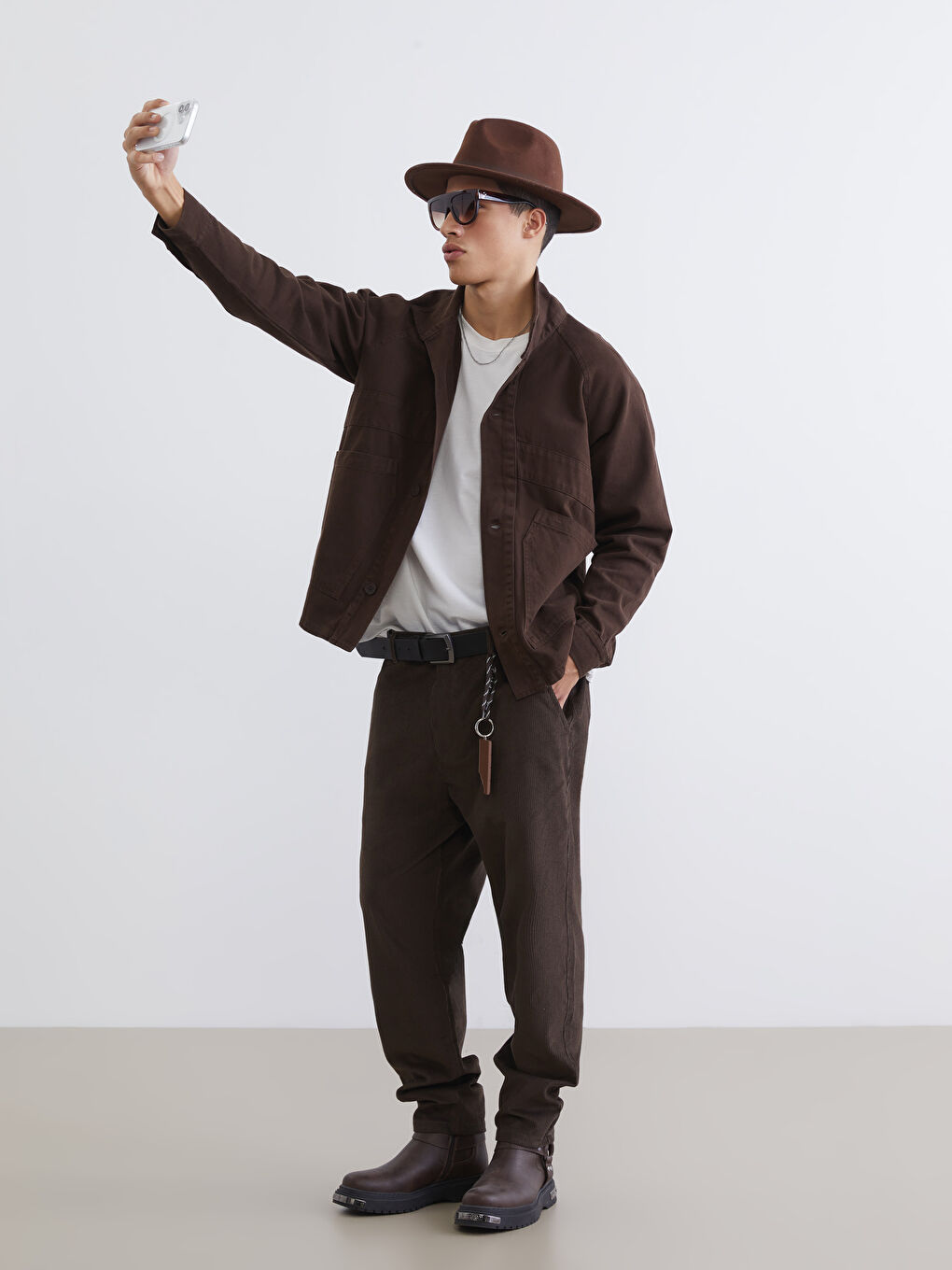 Relaxed Fit Velvet Men's Trousers