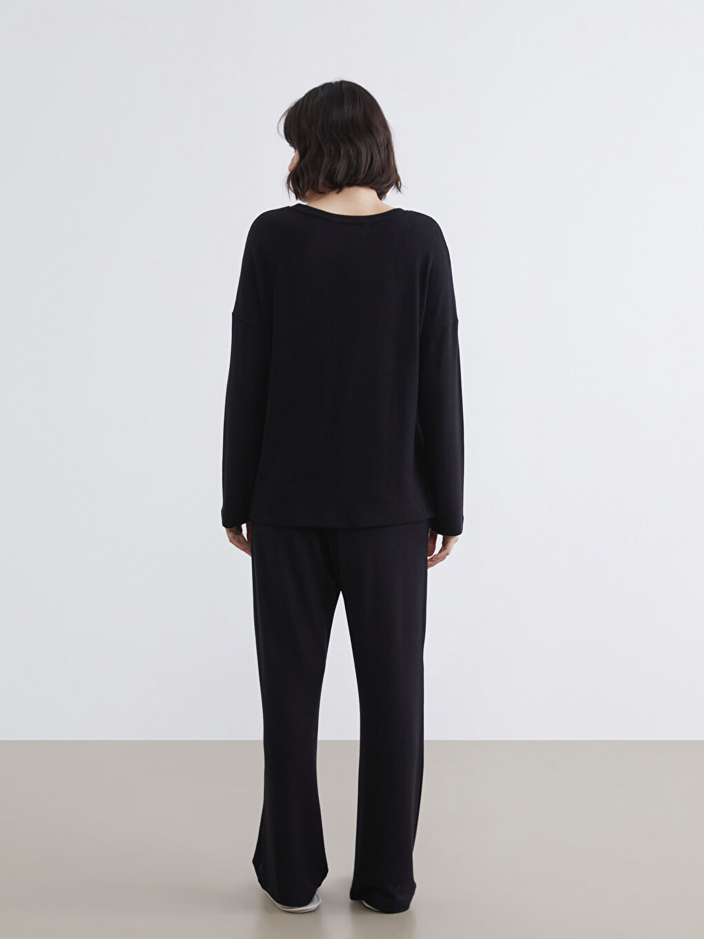 Siyah Bisiklet Yaka Baskılı Kadın Pijama Takımı	-3