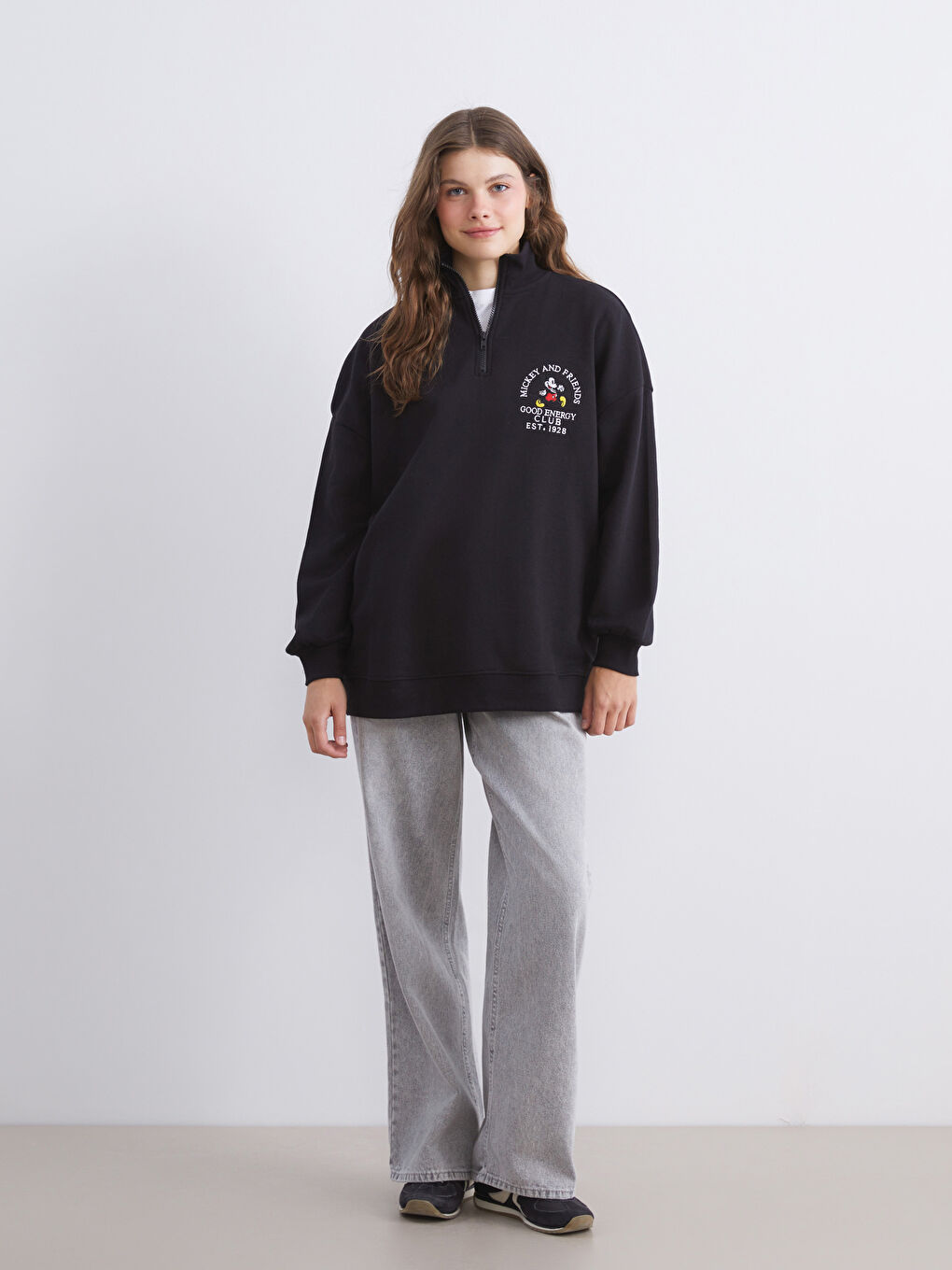 Mickey Mouse Embroidered Women's Thick Sweatshirt-1