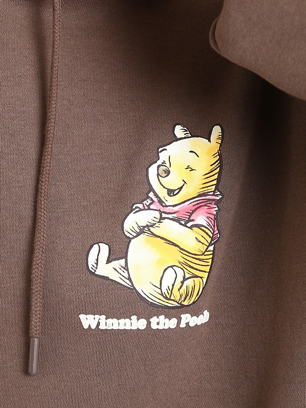 ქალი ყავისფერი ჰუდი-2