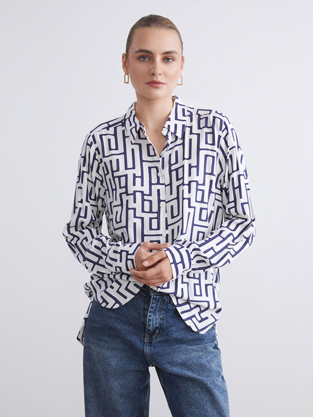 LCWAIKIKI Classic Patterned Women's Shirt -W5AG67Z8-LSJ