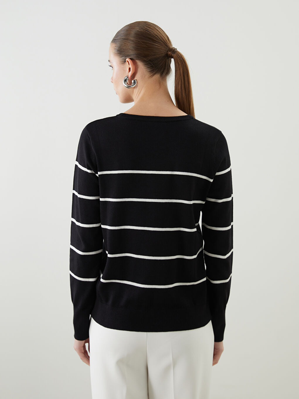 Crew Neck Women's Knitwear Sweater-3