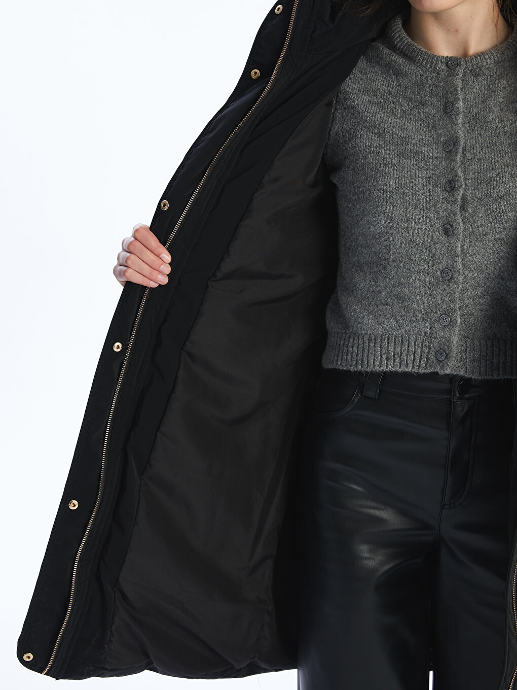 Siyah Kapüşonlu Kadın Şişme Mont-3