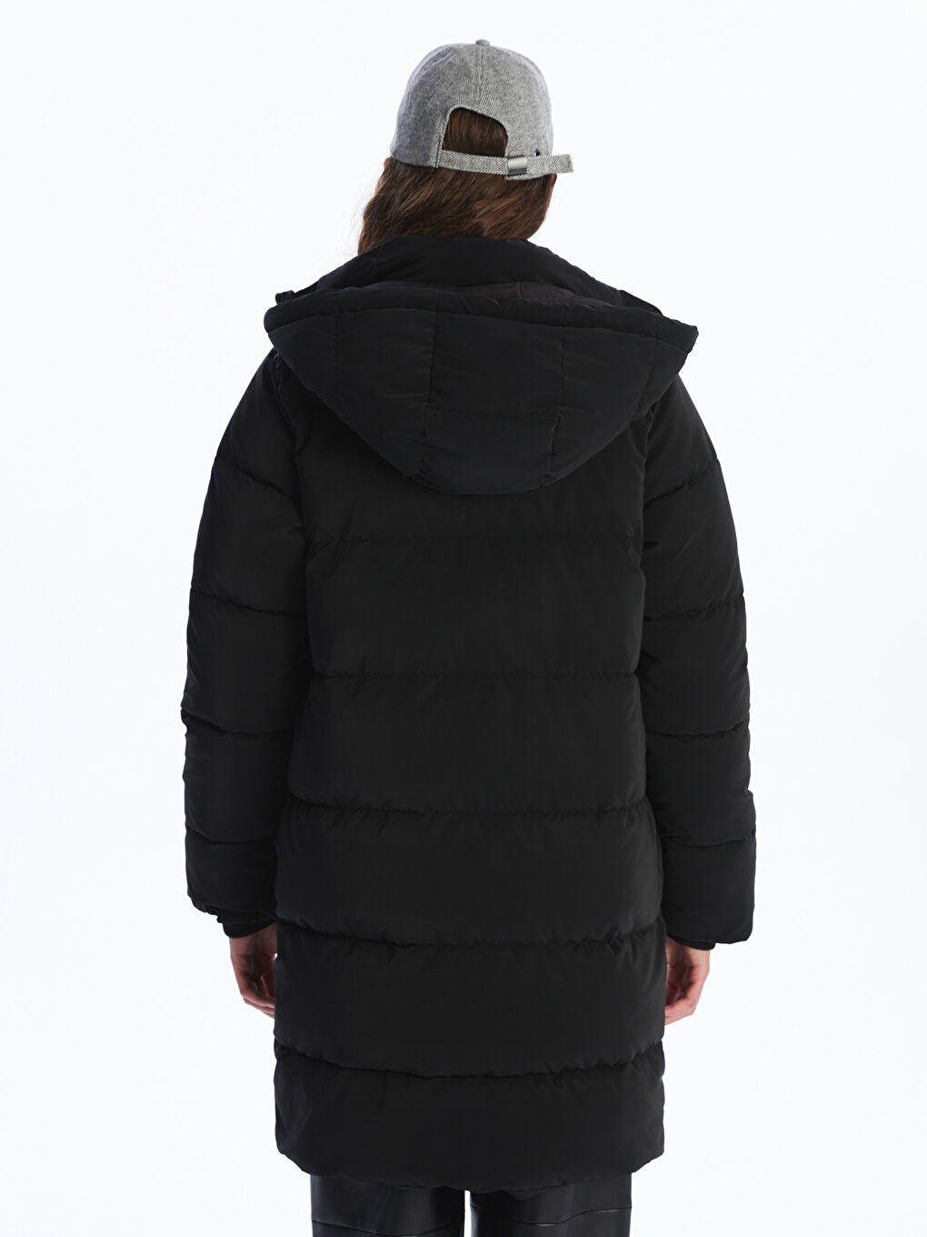 Siyah Kapüşonlu Kadın Şişme Mont-4