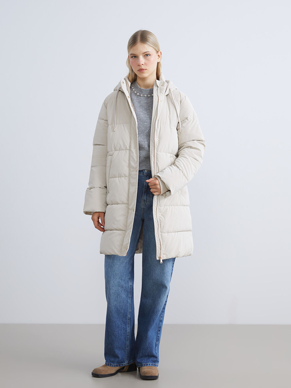 Bej Kapüşonlu Kadın Şişme Mont-1