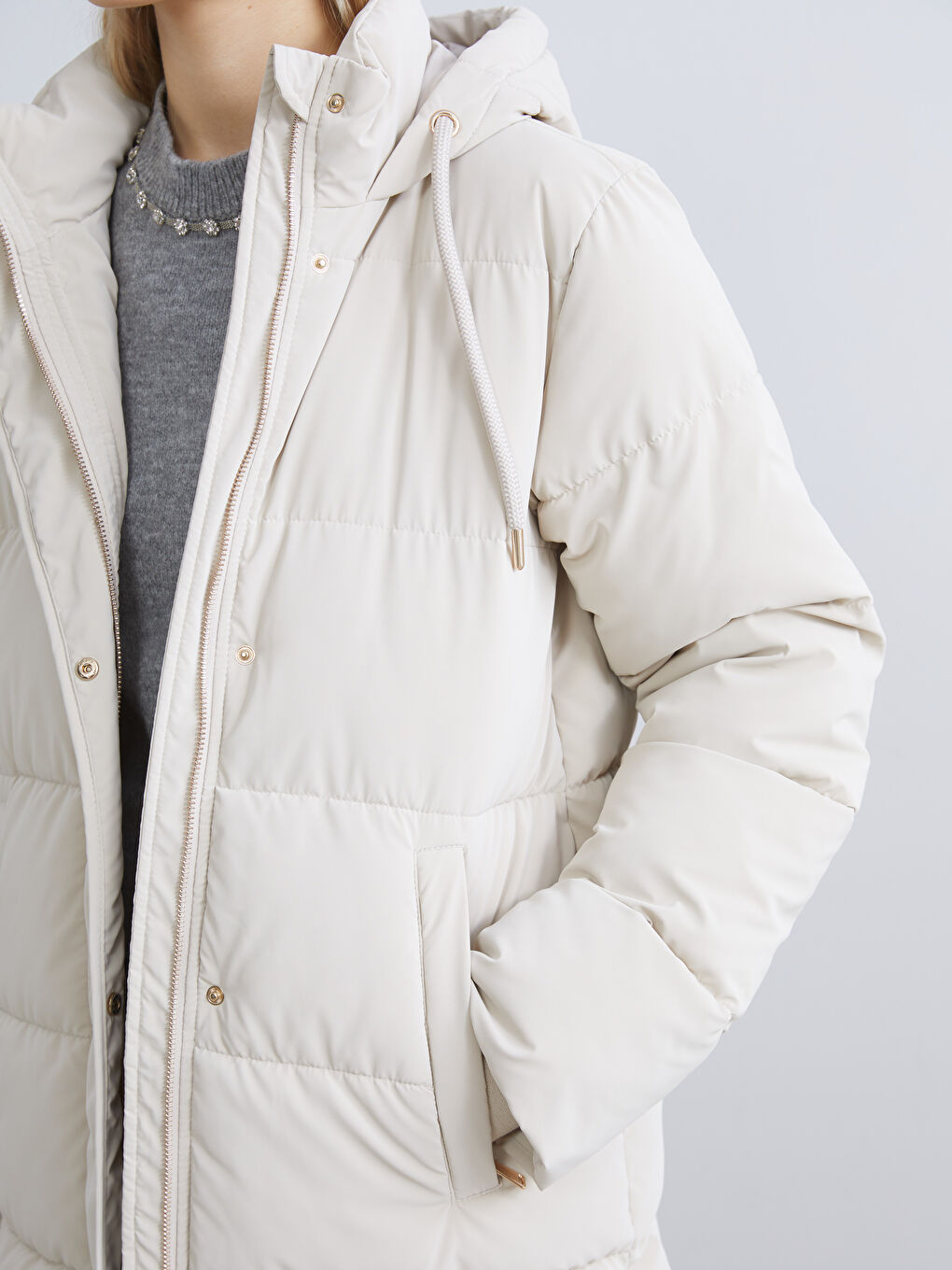 Bej Kapüşonlu Kadın Şişme Mont-2