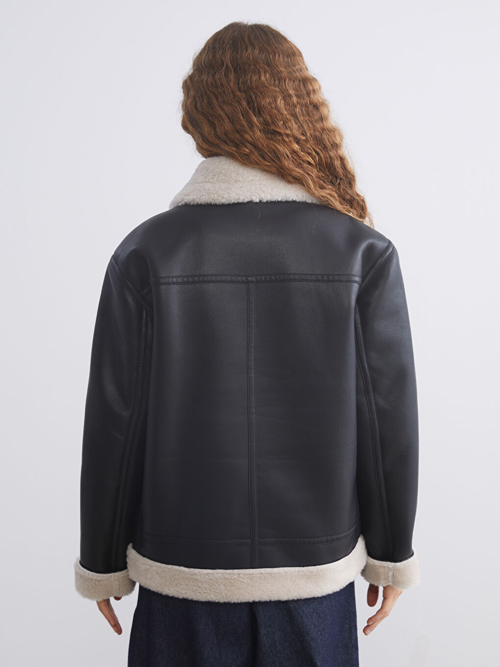 Siyah Kürk Yaka Kadın Deri Görünümlü Mont-4